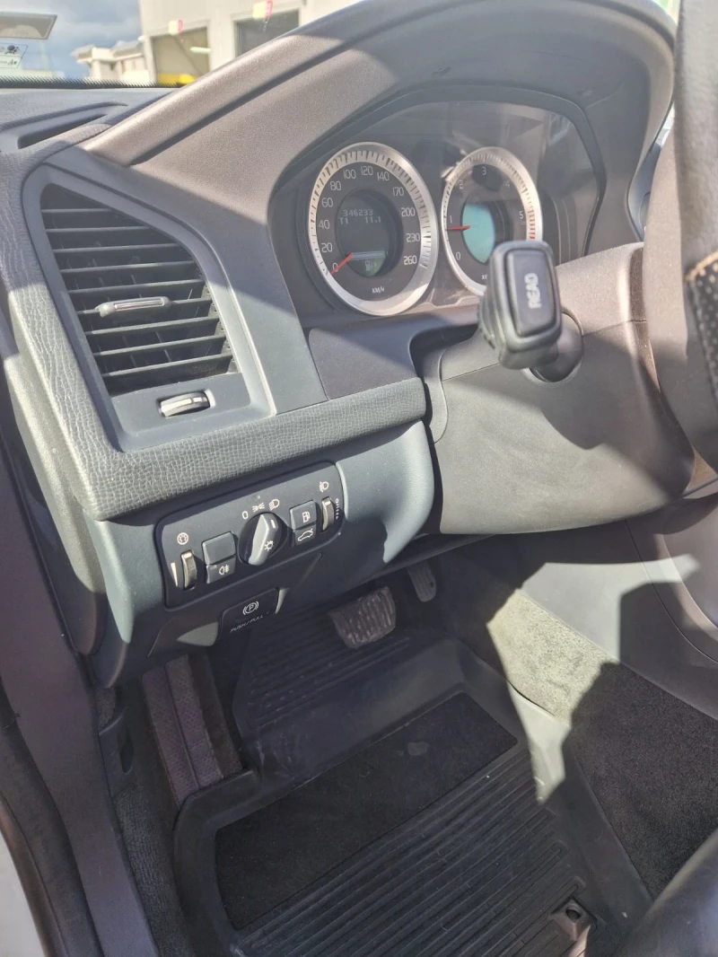 Volvo XC60, снимка 10 - Автомобили и джипове - 52506087