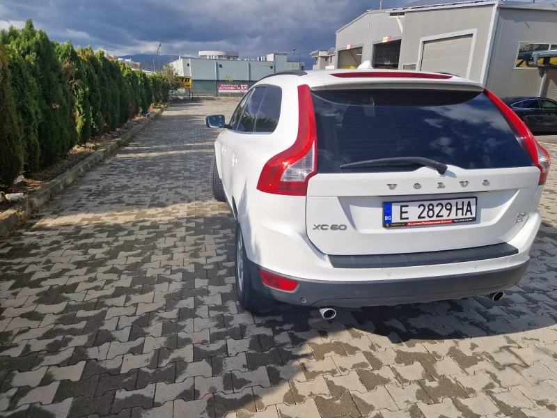 Volvo XC60, снимка 3 - Автомобили и джипове - 52506087