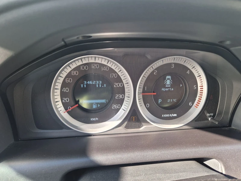 Volvo XC60, снимка 5 - Автомобили и джипове - 52506087