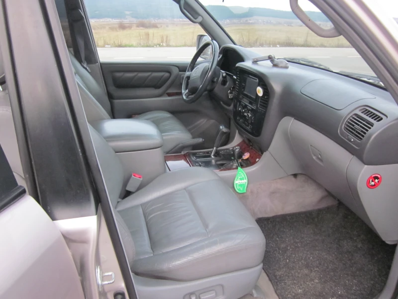 Toyota Land cruiser 100, снимка 6 - Автомобили и джипове - 52537526