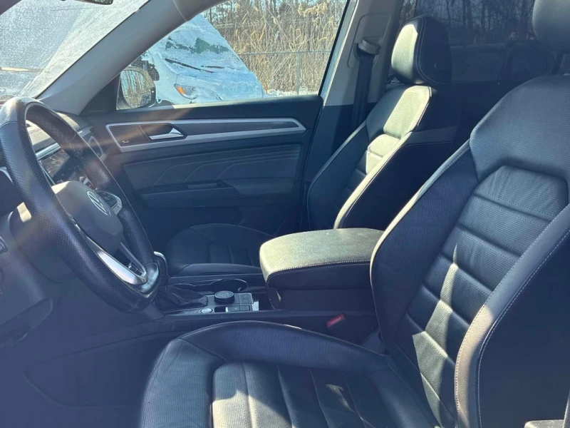 VW Atlas * Execline * ПОДГРЕВ * ПАНОРАМА* Navi* Pano, снимка 14 - Автомобили и джипове - 53330413