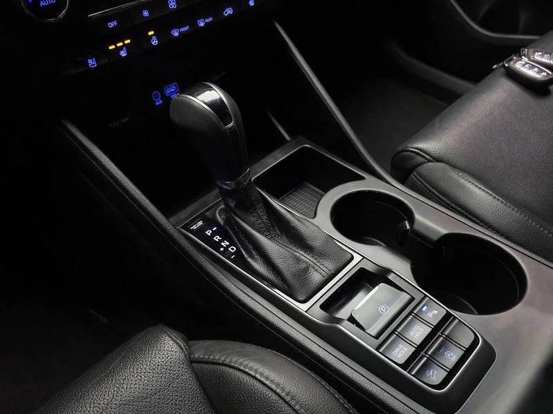 Hyundai Tucson Diesel 2.0 2WD| 184к.с., снимка 9 - Автомобили и джипове - 55941151