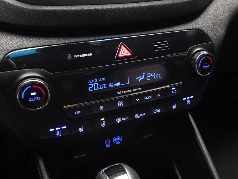 Hyundai Tucson Diesel 2.0 2WD| 184к.с., снимка 15 - Автомобили и джипове - 55941151