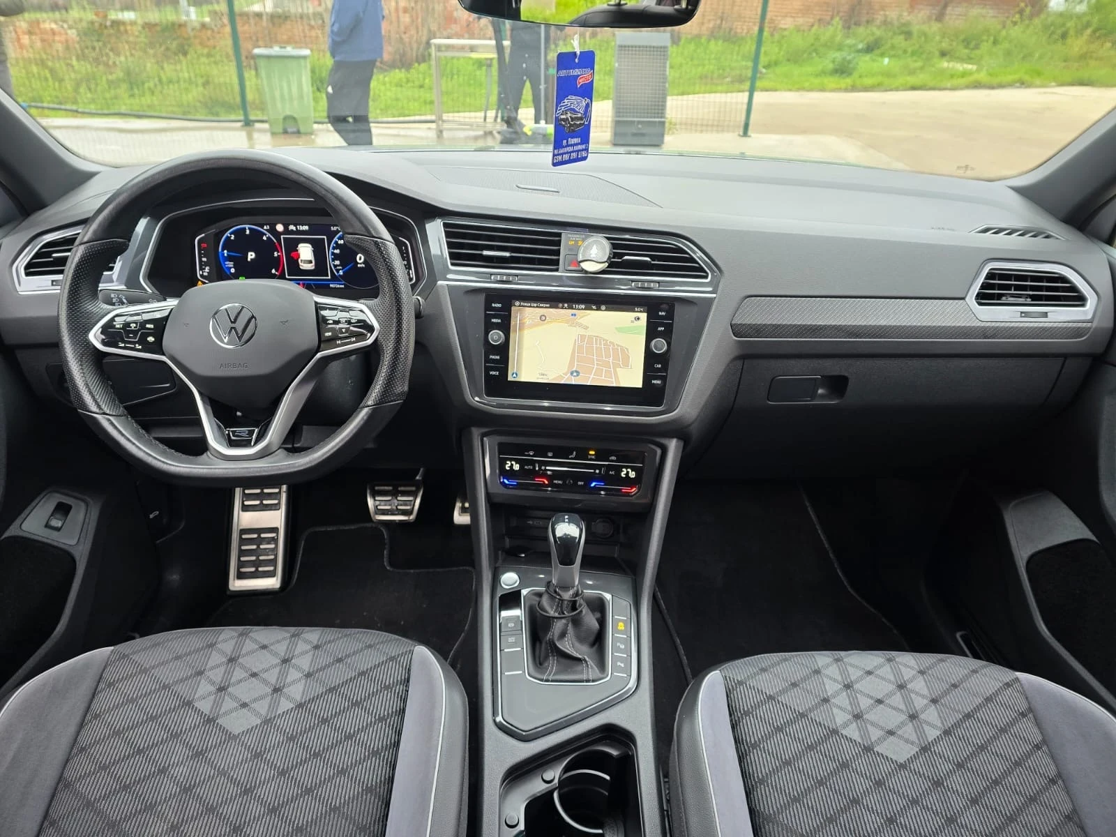 VW Tiguan 2.0TDI - R-LINE - FACELIFT - 90 000KM! | Mobile.bg   13