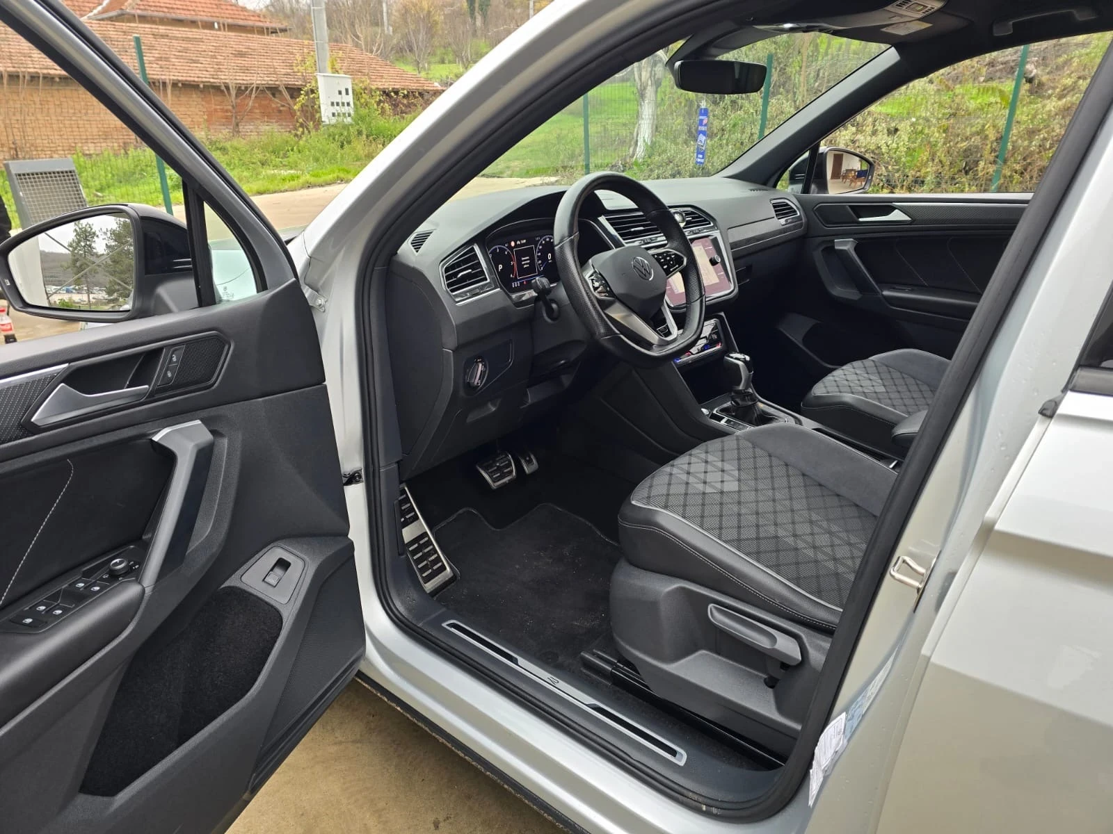 VW Tiguan 2.0TDI - 150к.с. - R-LINE - 90 000KM! - изображение 9