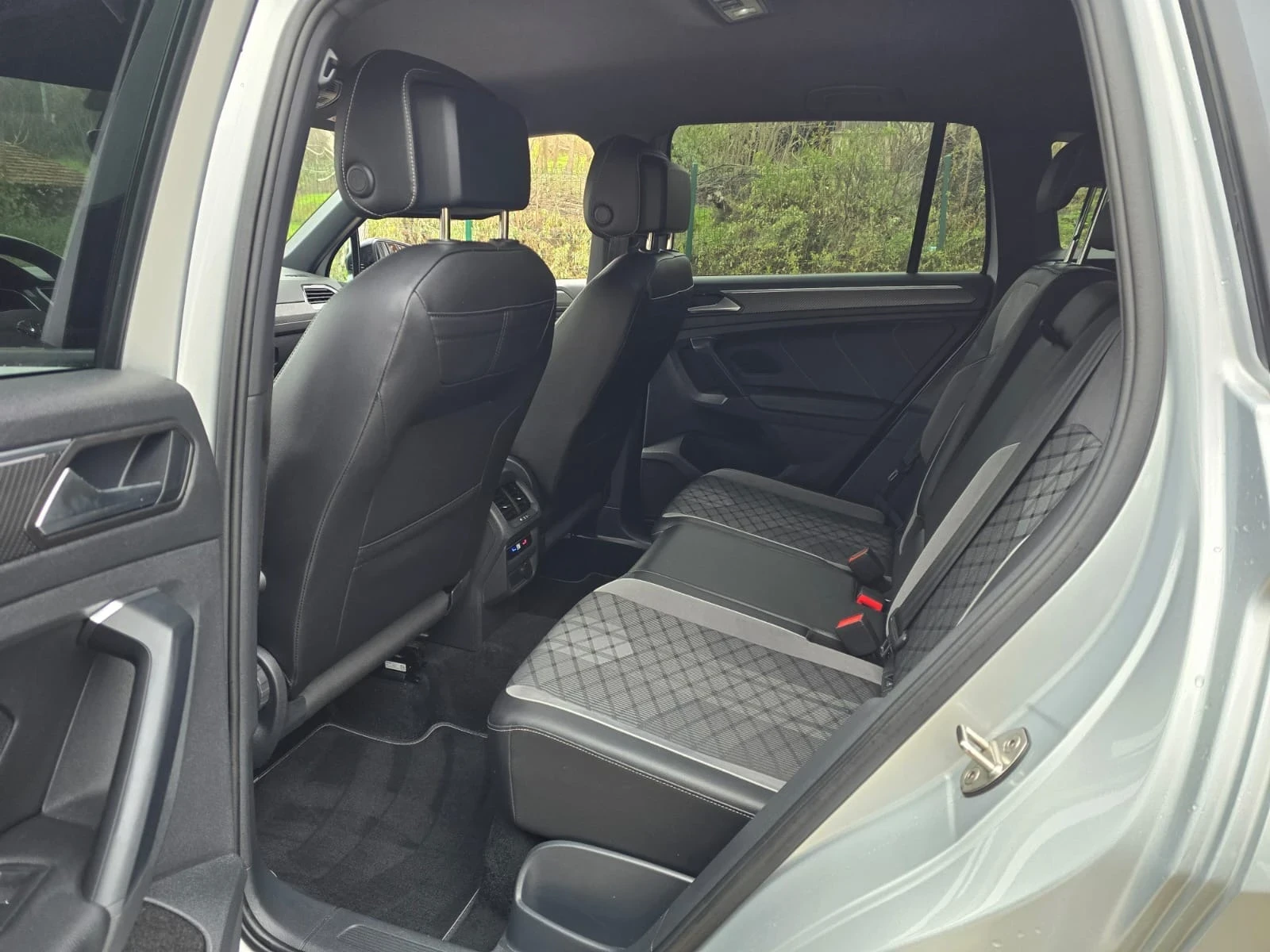 VW Tiguan 2.0TDI - R-LINE - FACELIFT - 90 000KM! | Mobile.bg   14