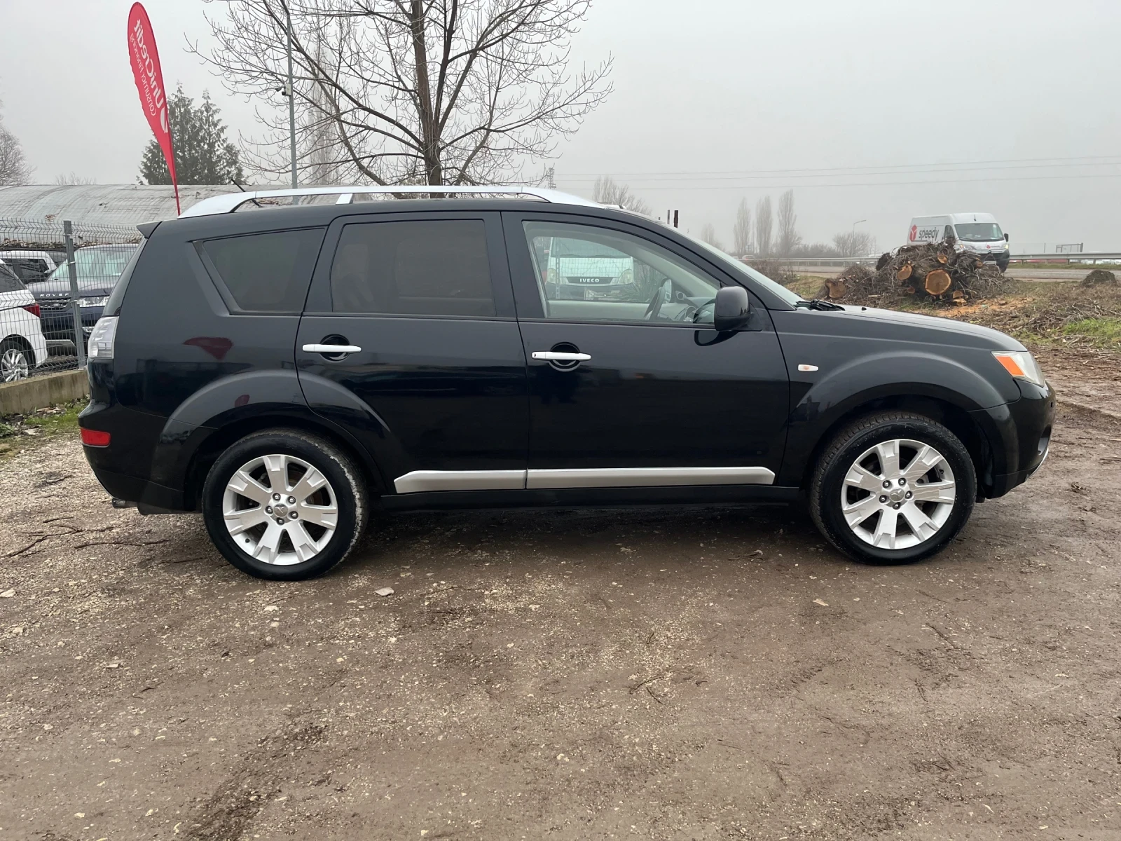 Mitsubishi Outlander 2.0TDI-4x4-6+ 1-ITALIA - изображение 4