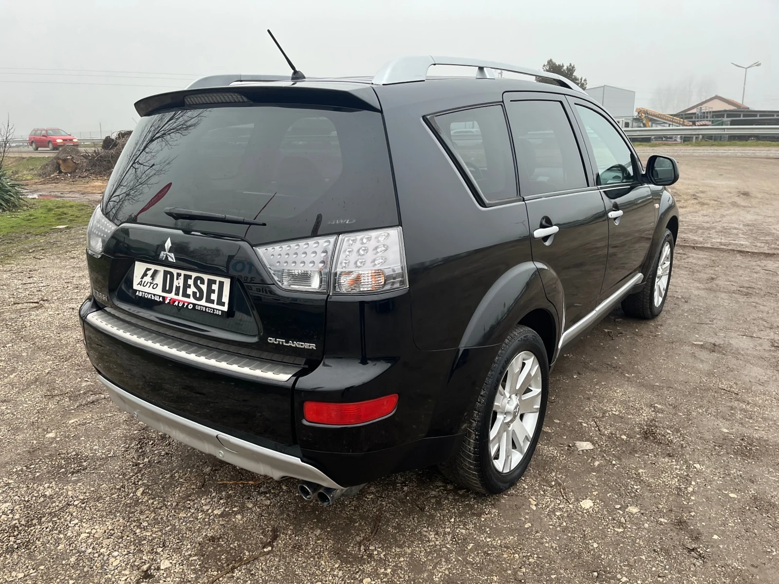 Mitsubishi Outlander 2.0TDI-4x4-6+ 1-ITALIA - изображение 10