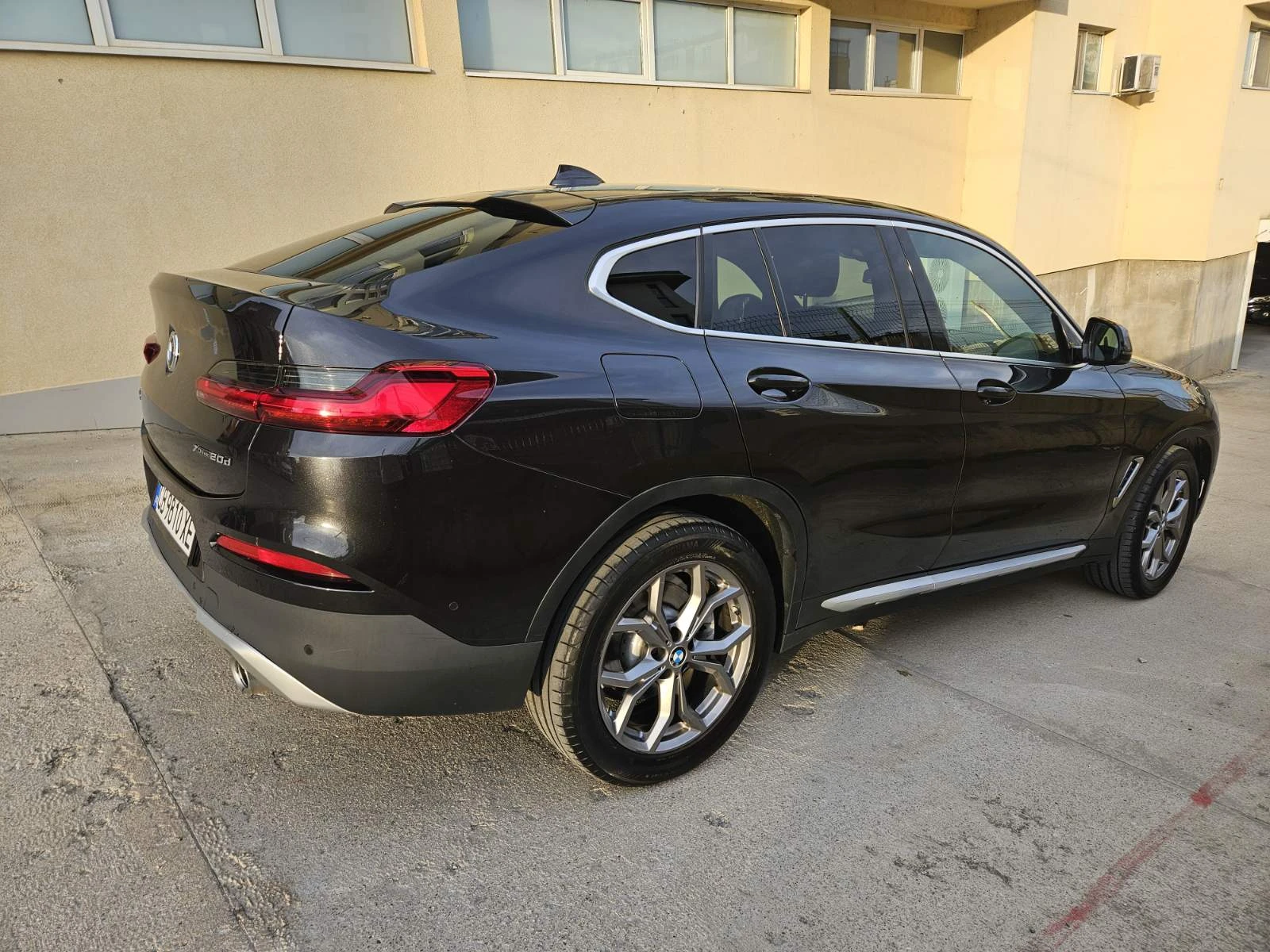 BMW X4 X DRIVE 20 D - изображение 2