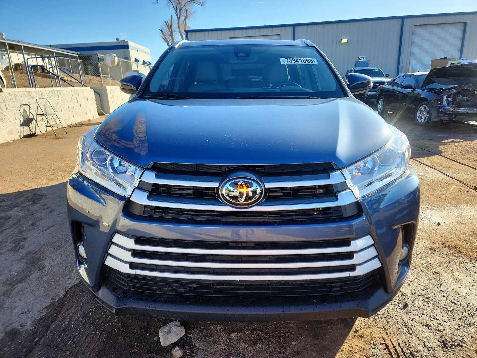 Toyota Highlander KEYLESS* ELECTRIC SEATS* КАМЕРИ* , снимка 5 - Автомобили и джипове - 53768500