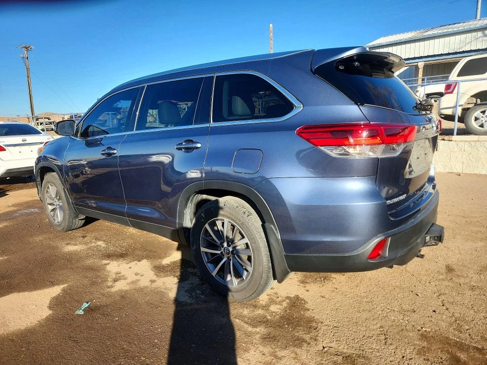 Toyota Highlander KEYLESS* ELECTRIC SEATS* КАМЕРИ* , снимка 2 - Автомобили и джипове - 53768500