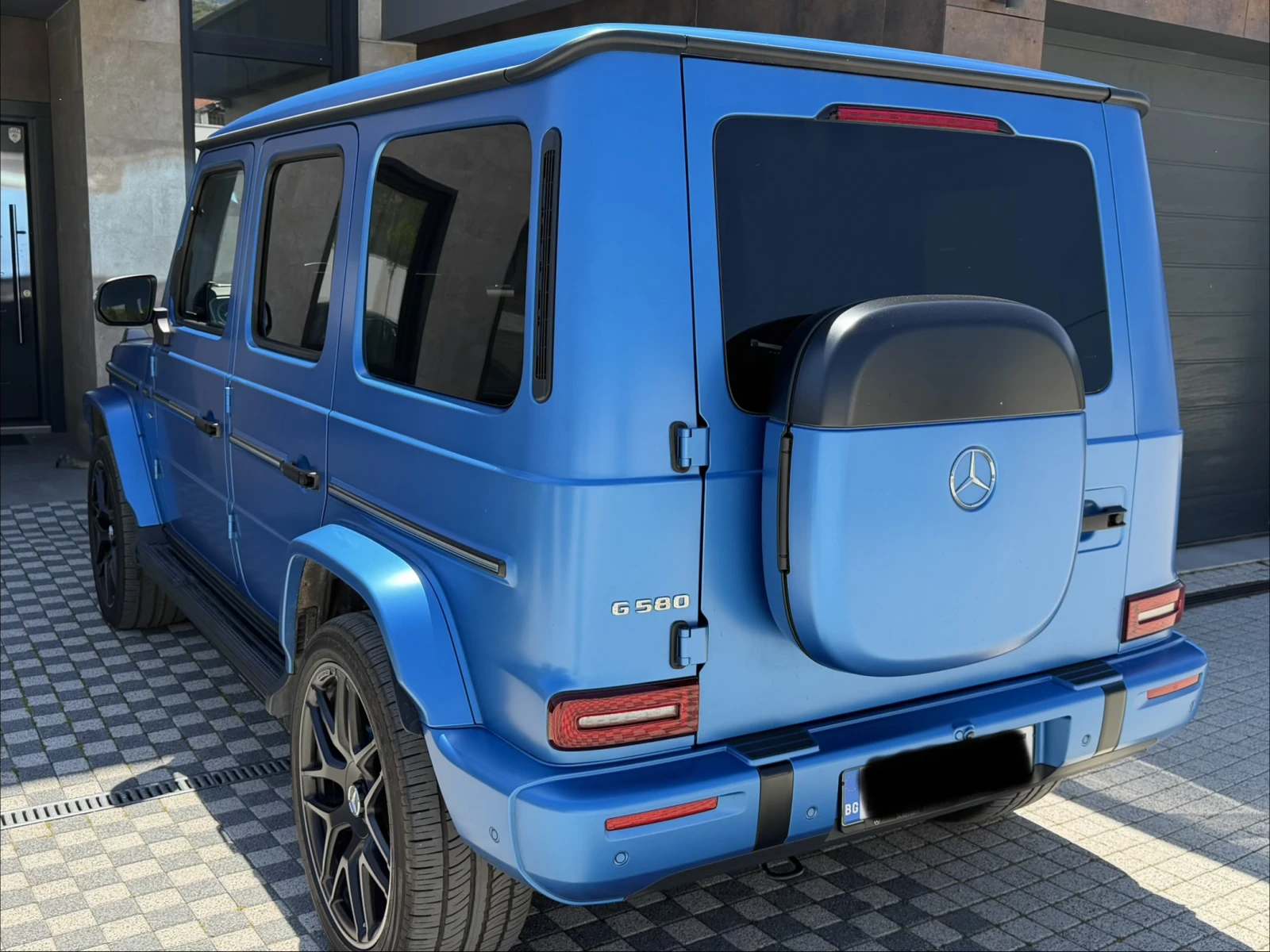 Mercedes-Benz G 580 AMG, снимка 2 - Автомобили и джипове - 55778106