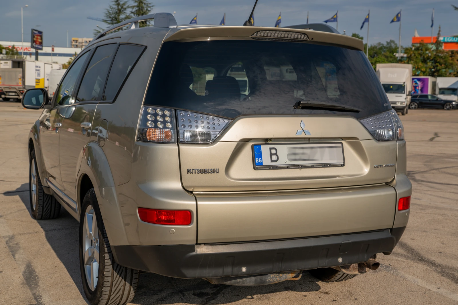 Mitsubishi Outlander, снимка 7 - Автомобили и джипове - 55826571