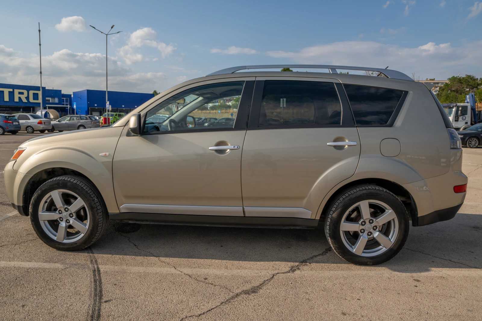 Mitsubishi Outlander, снимка 3 - Автомобили и джипове - 55826571
