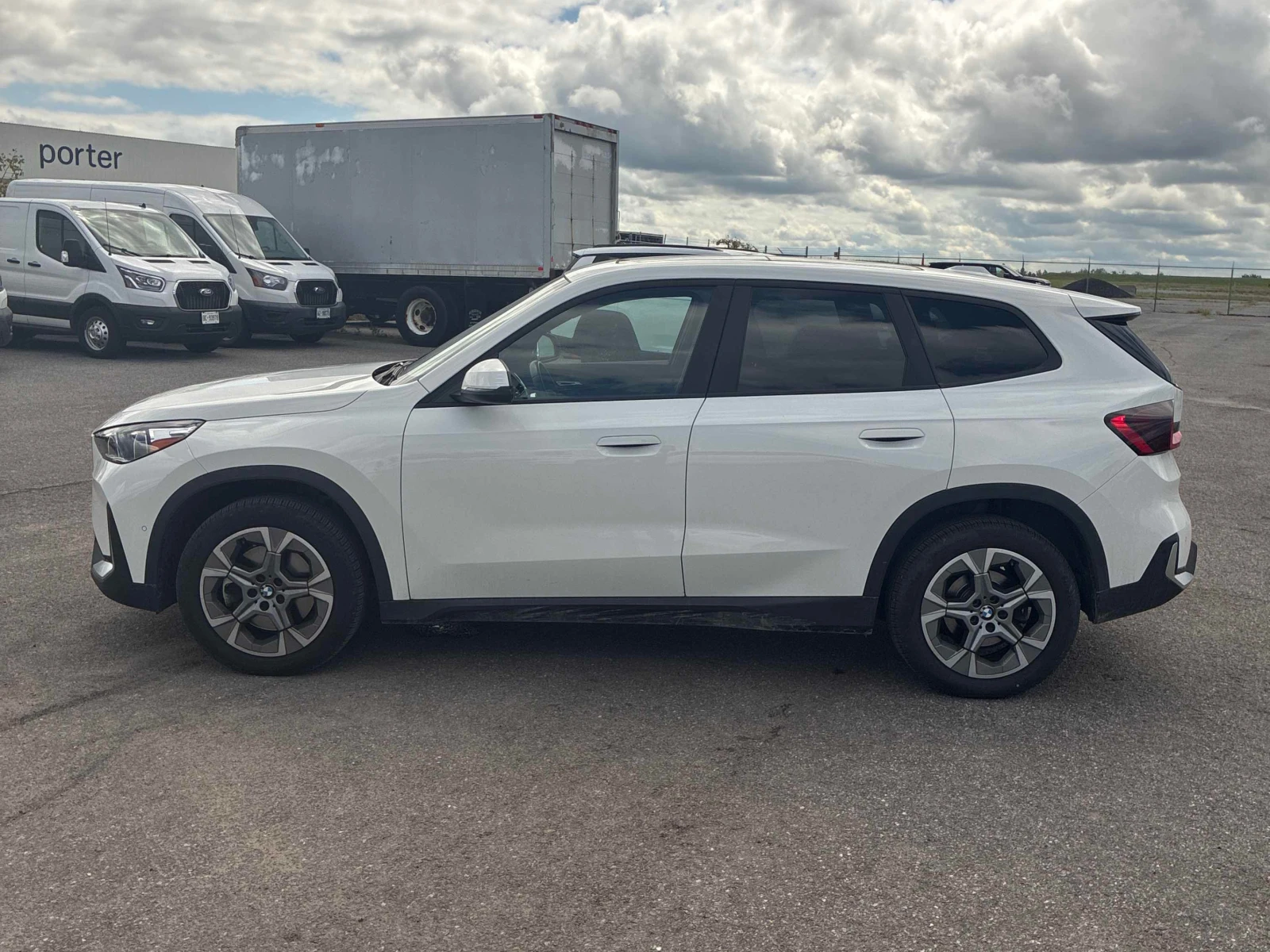 BMW X1 * xDrive28i * CARFAX * БЕЗ ПЪРВОНАЧАЛНА ВНОСКА, снимка 2 - Автомобили и джипове - 56056580