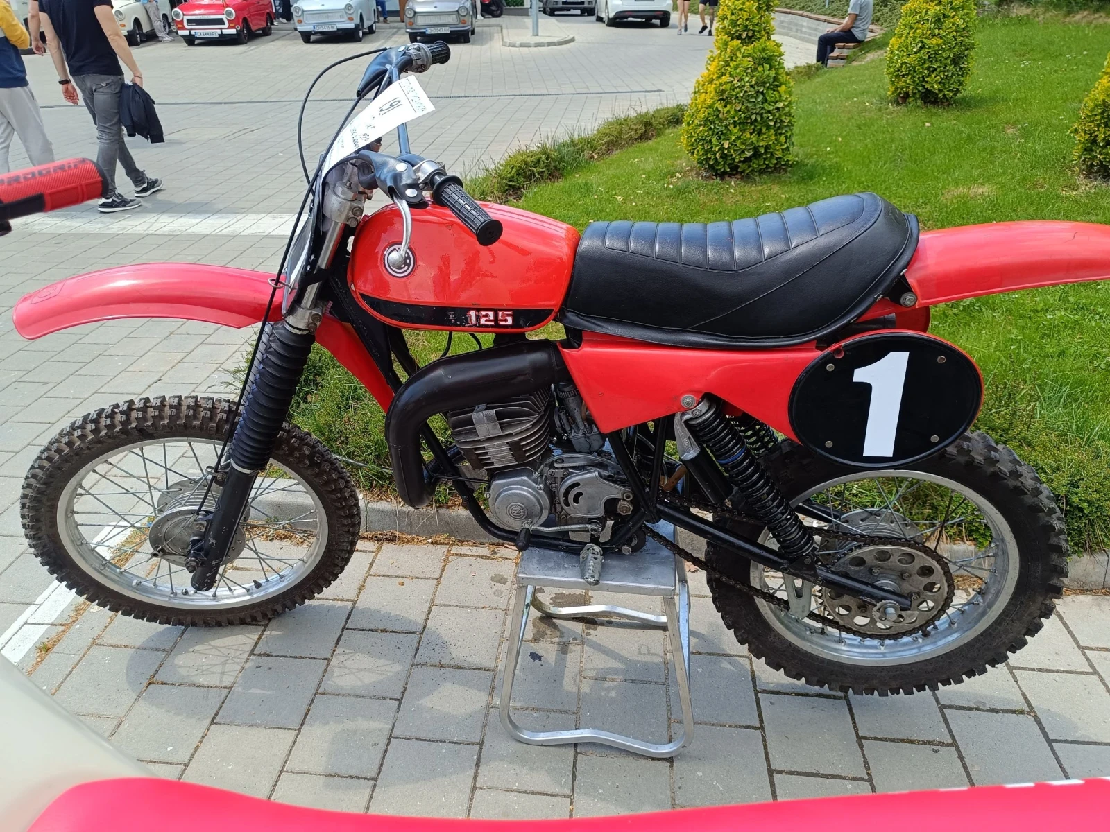 Cz 125 516 само на 3 часа от нов, снимка 1