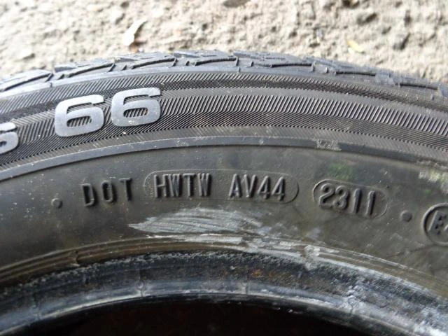 Гуми Зимни 175/65R15, снимка 9 - Гуми и джанти - 16501359