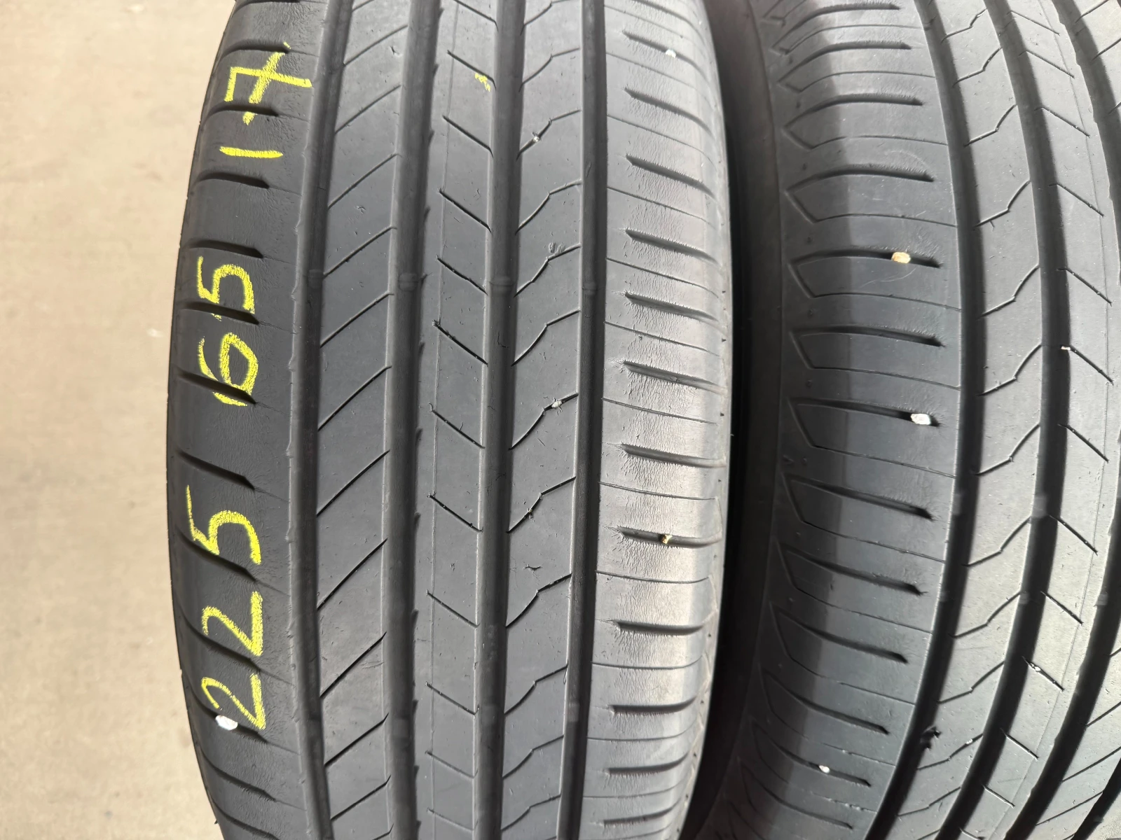 Гуми Летни 225/65R17, снимка 4 - Гуми и джанти - 53993791