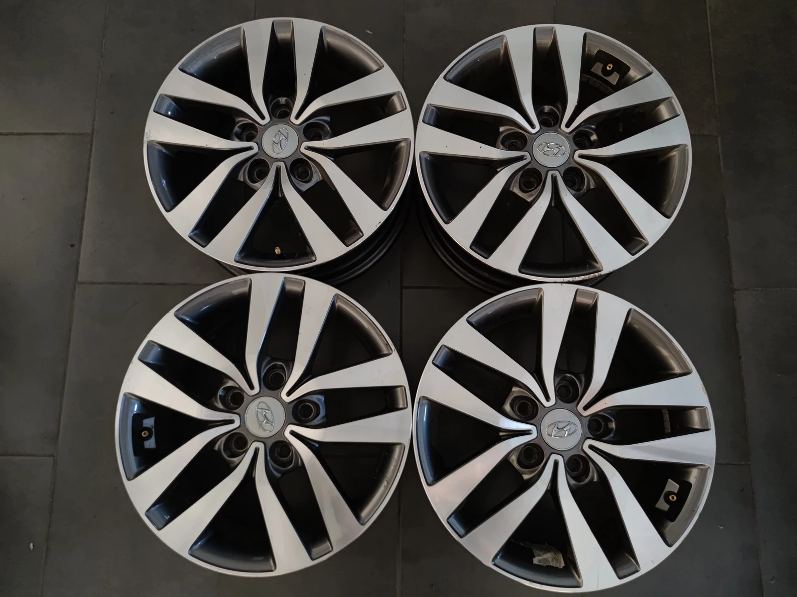 Джанти за Hyundai, снимка 3 - Гуми и джанти - 56687869