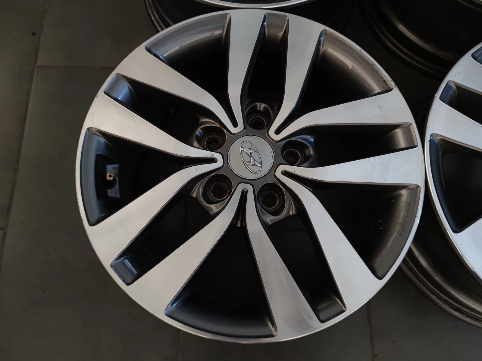 Джанти за Hyundai, снимка 7 - Гуми и джанти - 56687869