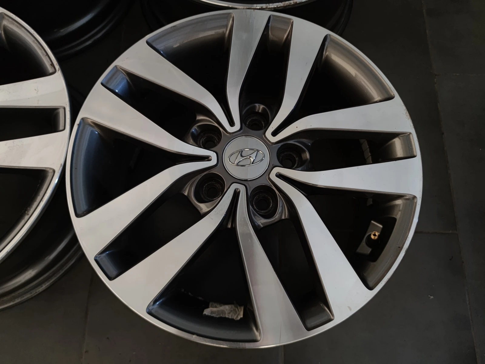 Джанти за Hyundai, снимка 8 - Гуми и джанти - 56687869