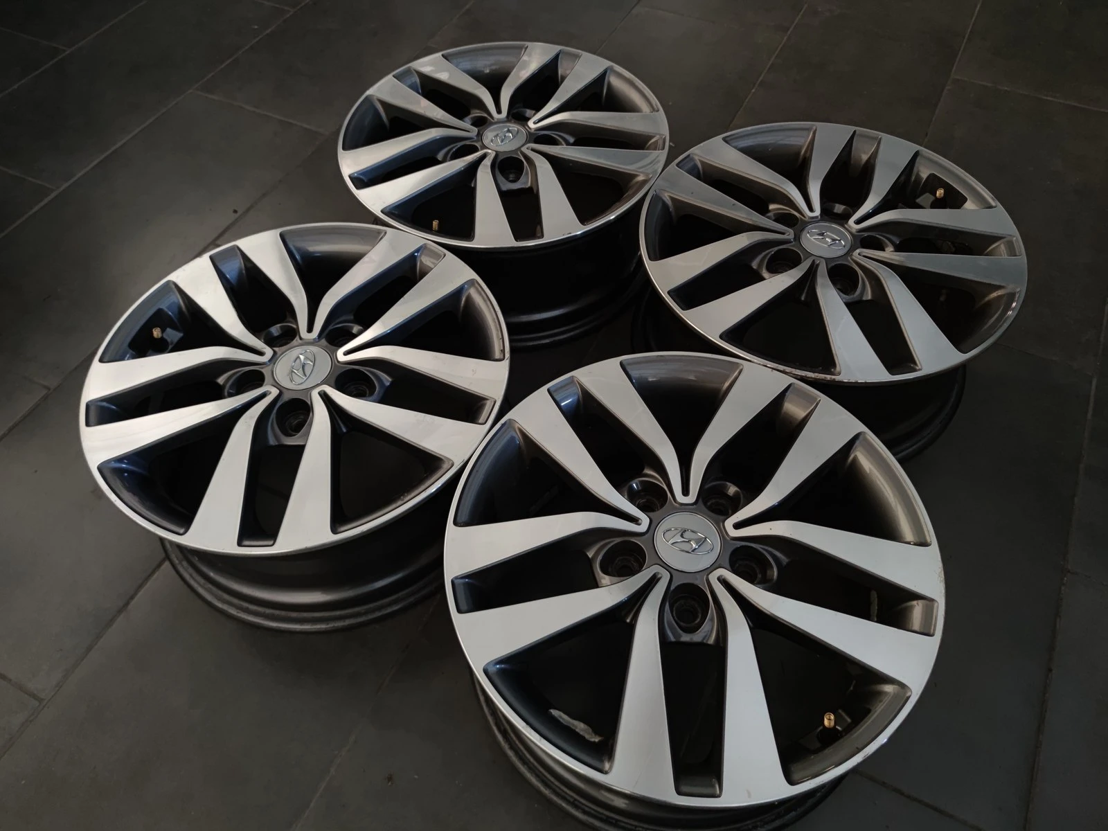 Джанти за Hyundai, снимка 4 - Гуми и джанти - 56687869