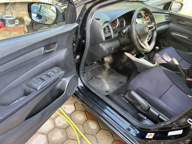 Honda City 1.4 I 100кс, снимка 7 - Автомобили и джипове - 45436135