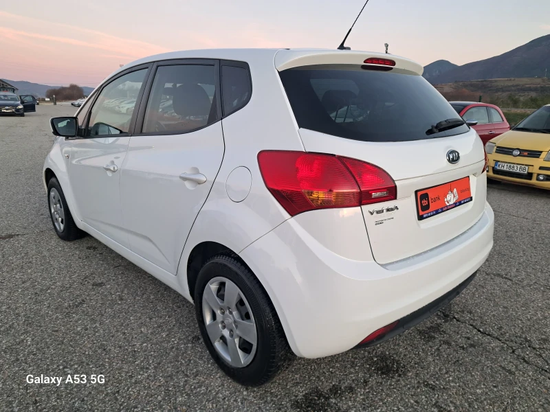 Kia Venga 1, 4 I Панорама, снимка 7 - Автомобили и джипове - 48132610