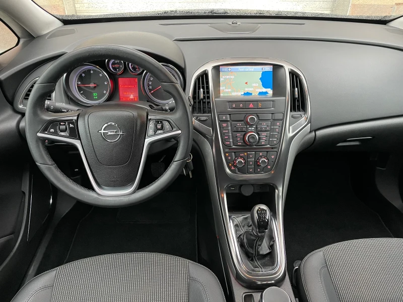 Opel Astra 1.7CDTi 125к.с. NAVI COSMO ИТАЛИЯ, снимка 10 - Автомобили и джипове - 48657595