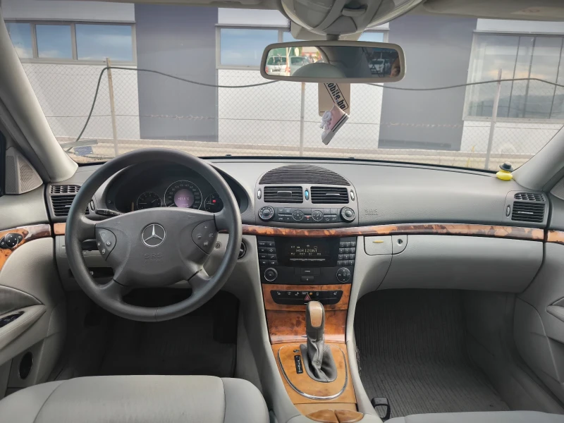 Mercedes-Benz E 270, снимка 7 - Автомобили и джипове - 52723752