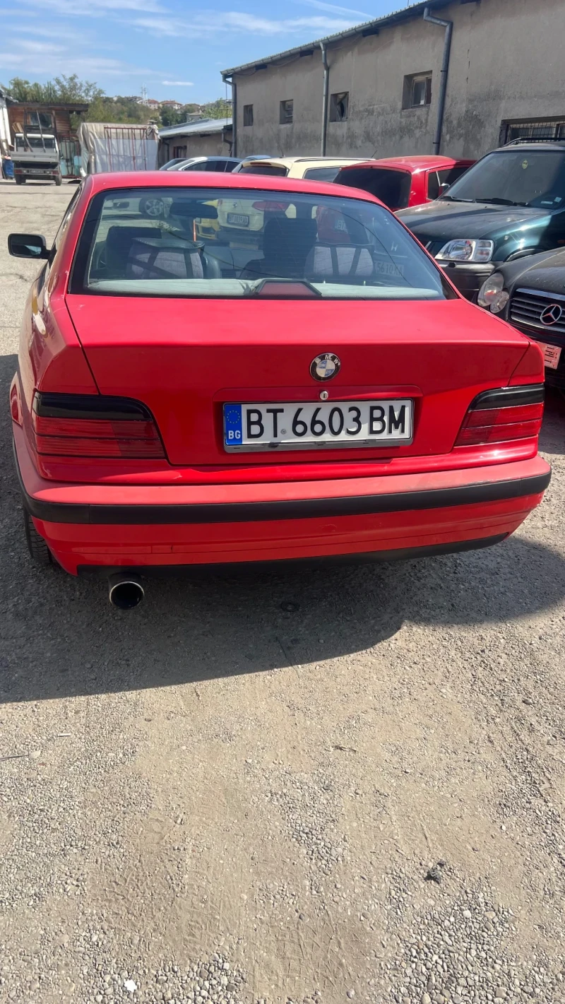 BMW 318 1.8 IS, снимка 4 - Автомобили и джипове - 51867501
