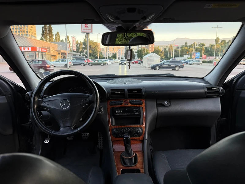 Mercedes-Benz C 220, снимка 13 - Автомобили и джипове - 53183617