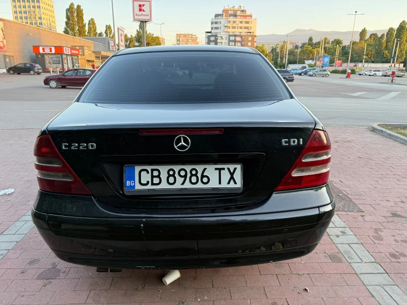 Mercedes-Benz C 220, снимка 8 - Автомобили и джипове - 53183617