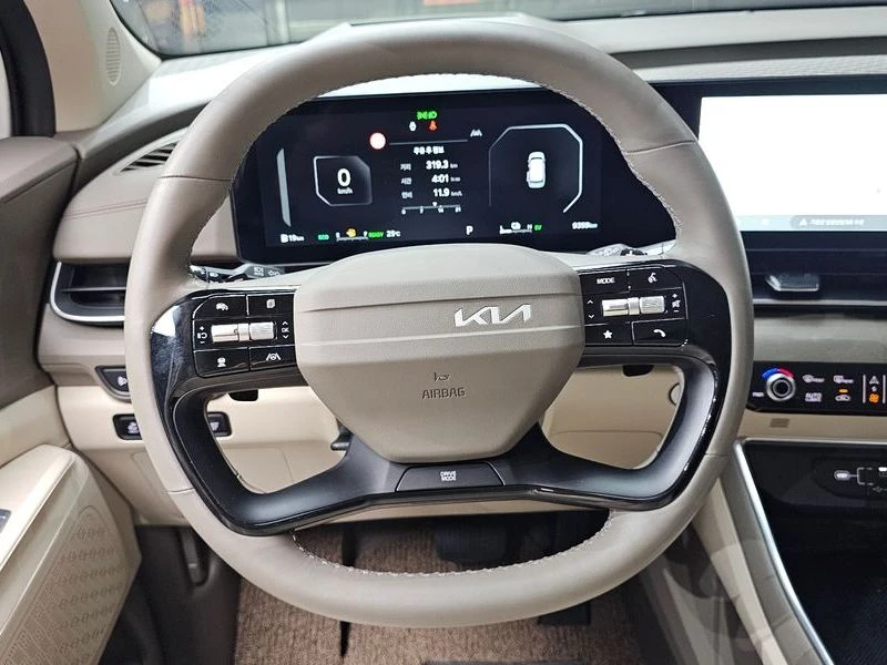 Kia Carnival 1.6 240 hp Automatic, снимка 12 - Автомобили и джипове - 55753884