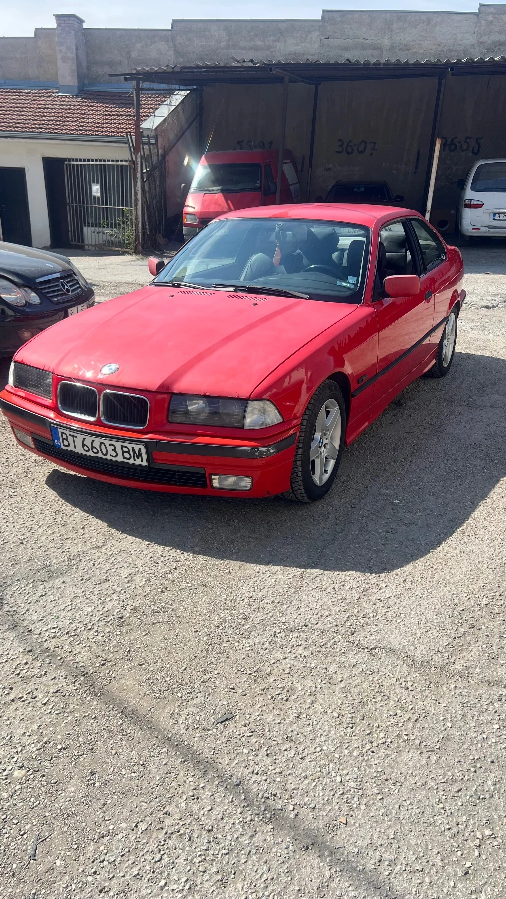 BMW 318 1.8 IS, снимка 1