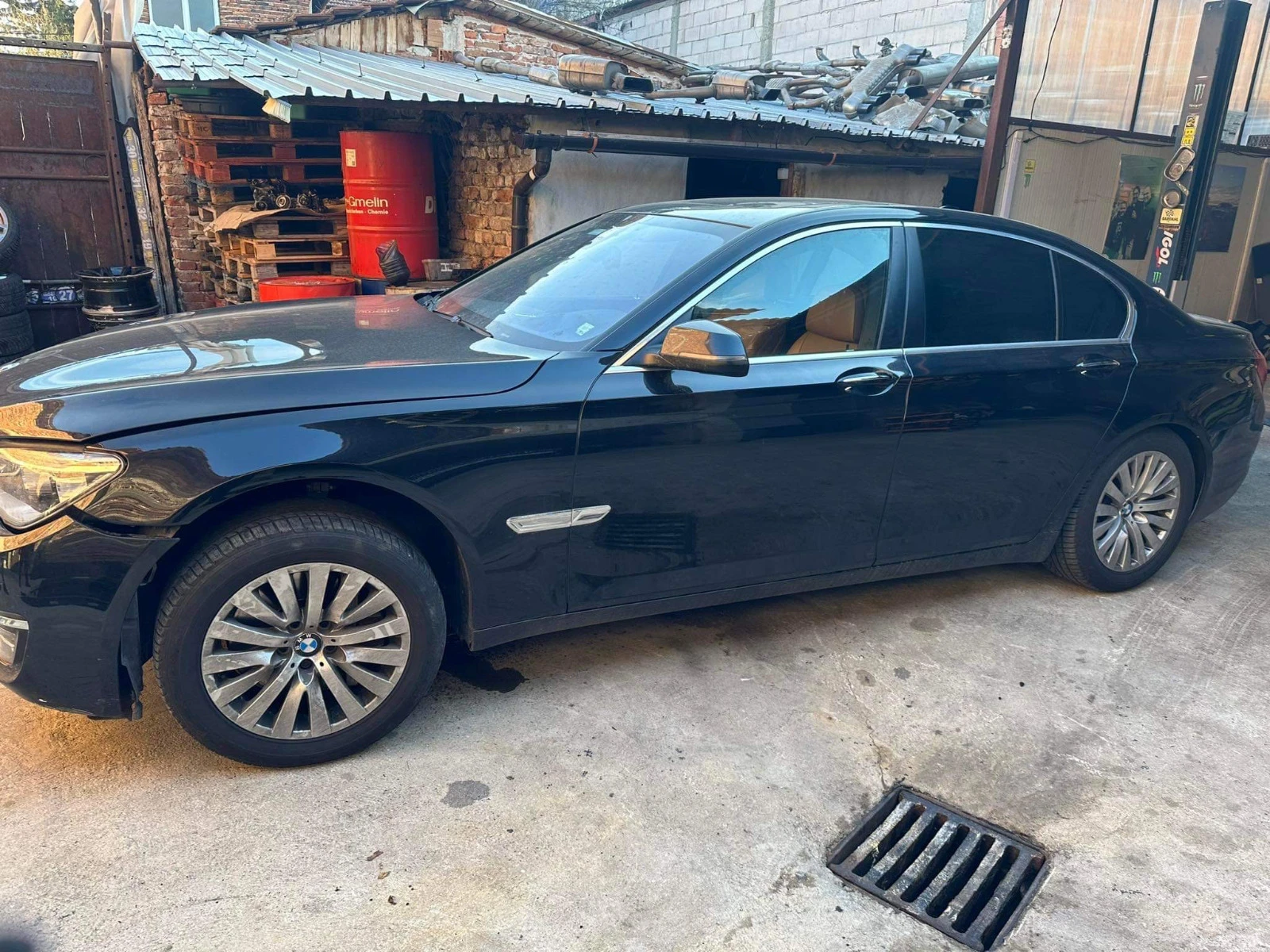 BMW 750 На Части - изображение 4