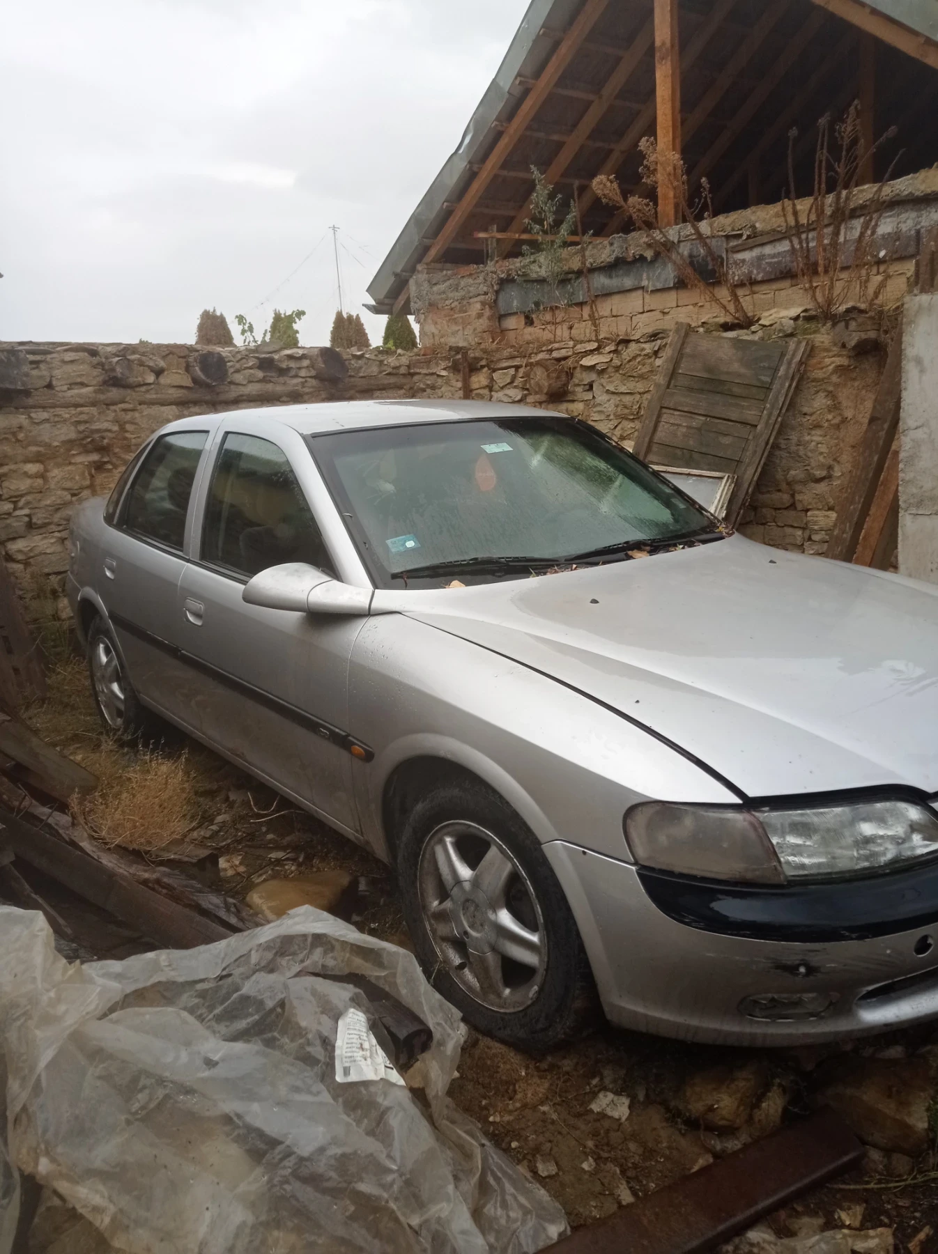 Opel Vectra 1.6 бензин 101 коня  - изображение 2