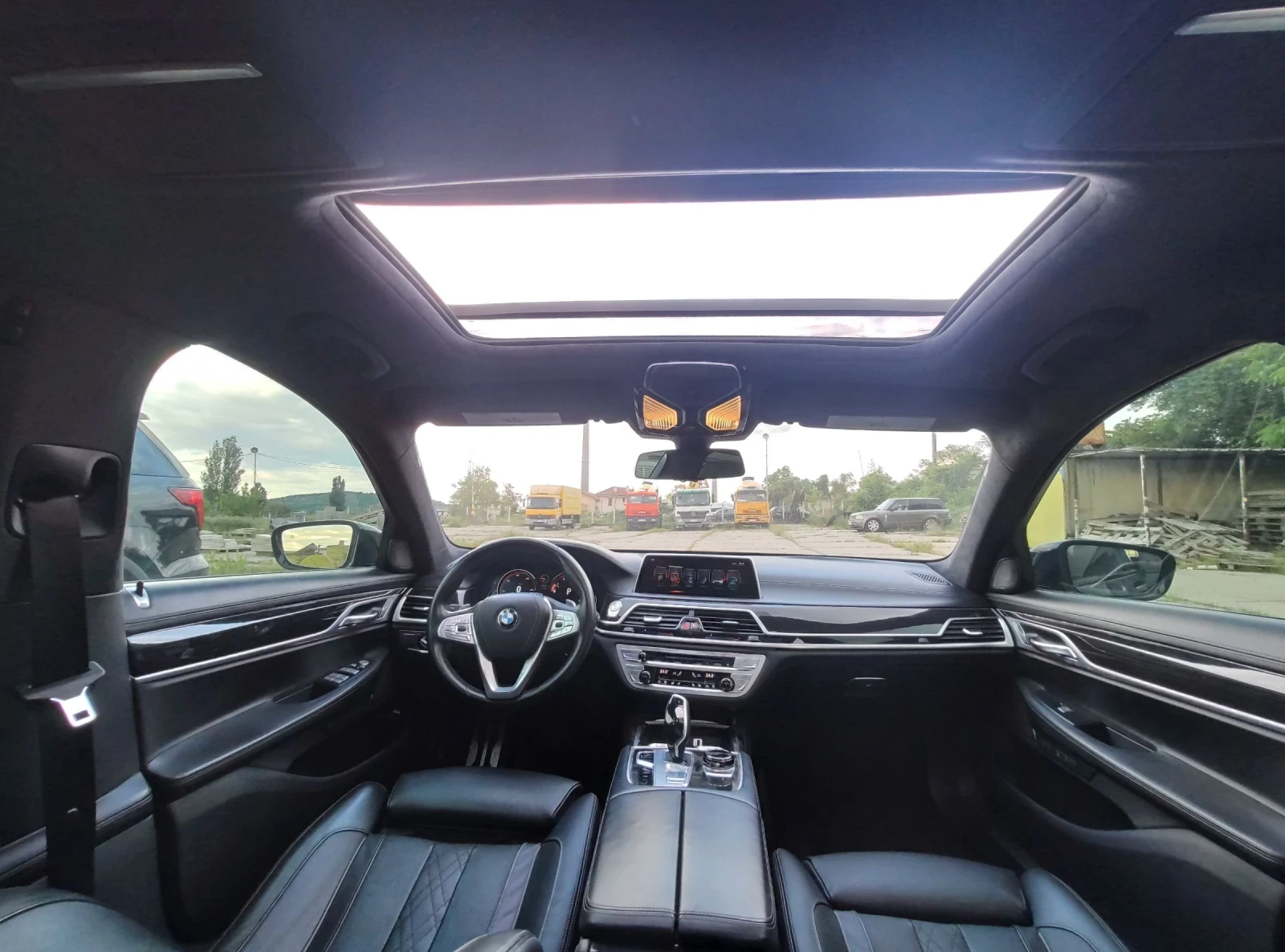 BMW 750  i ///M Black | Mobile.bg   12