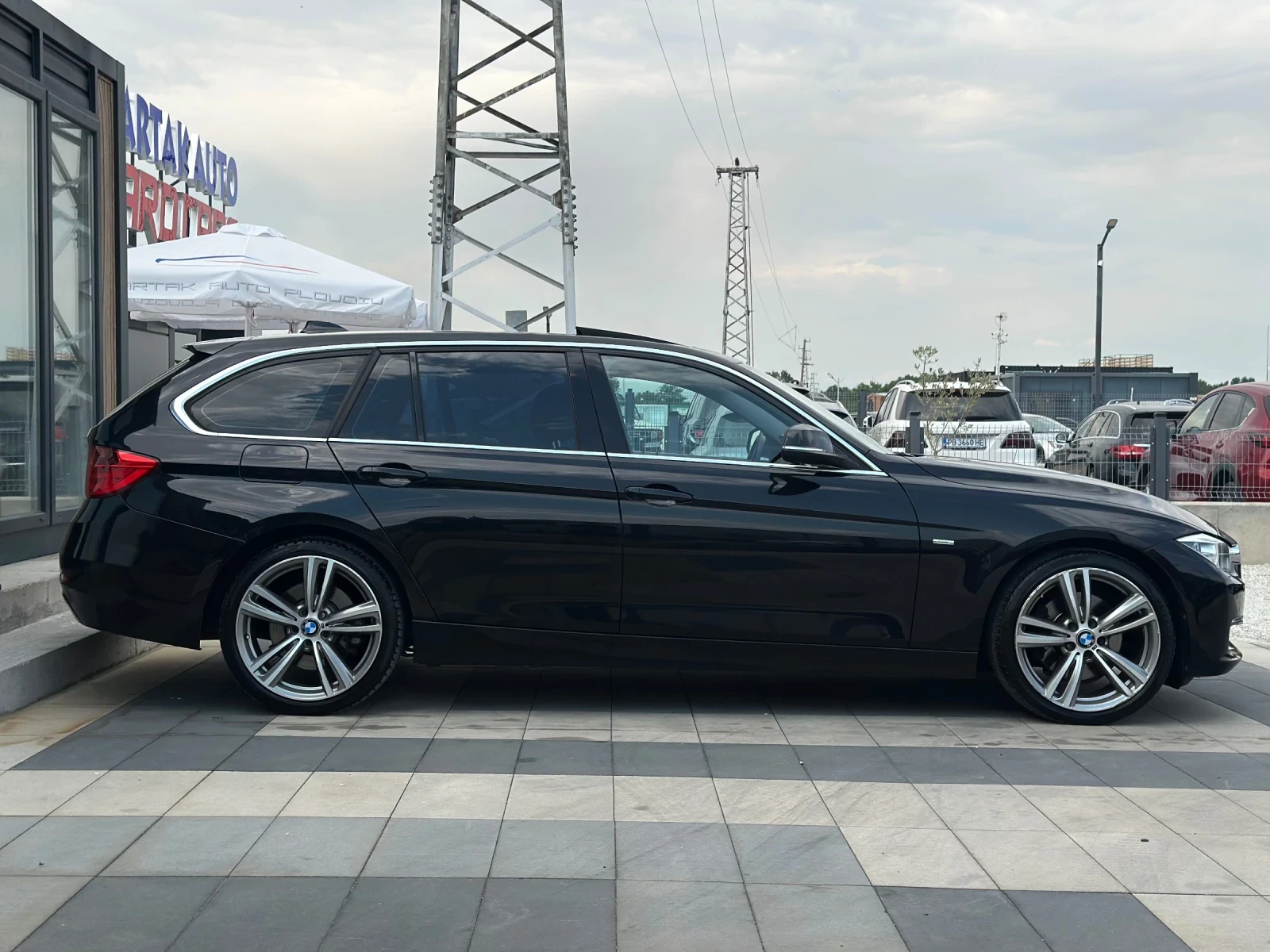 BMW 330 * Luxury* ПАНОРАМА* СЕРВИЗНА ИСТОРИЯ*  - изображение 7