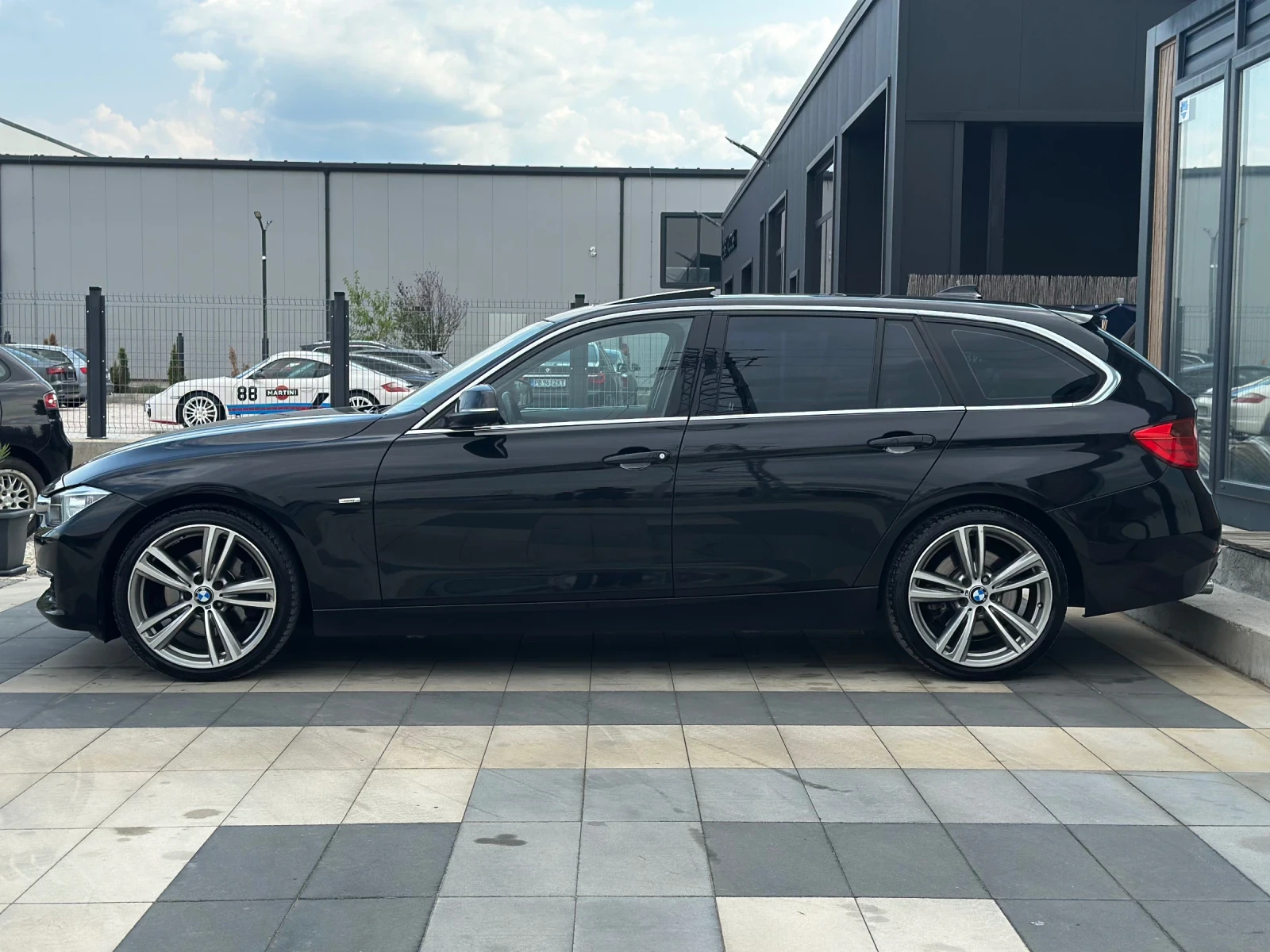 BMW 330 * Luxury* ПАНОРАМА* СЕРВИЗНА ИСТОРИЯ*  - изображение 6