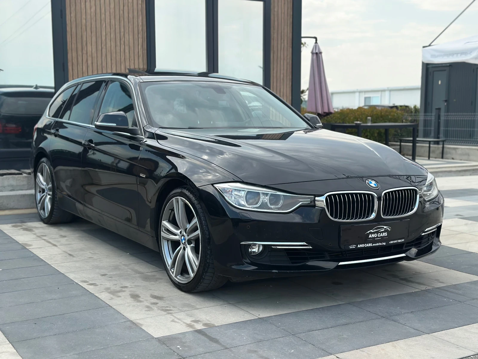 BMW 330 * Luxury* ПАНОРАМА* СЕРВИЗНА ИСТОРИЯ*  - изображение 2