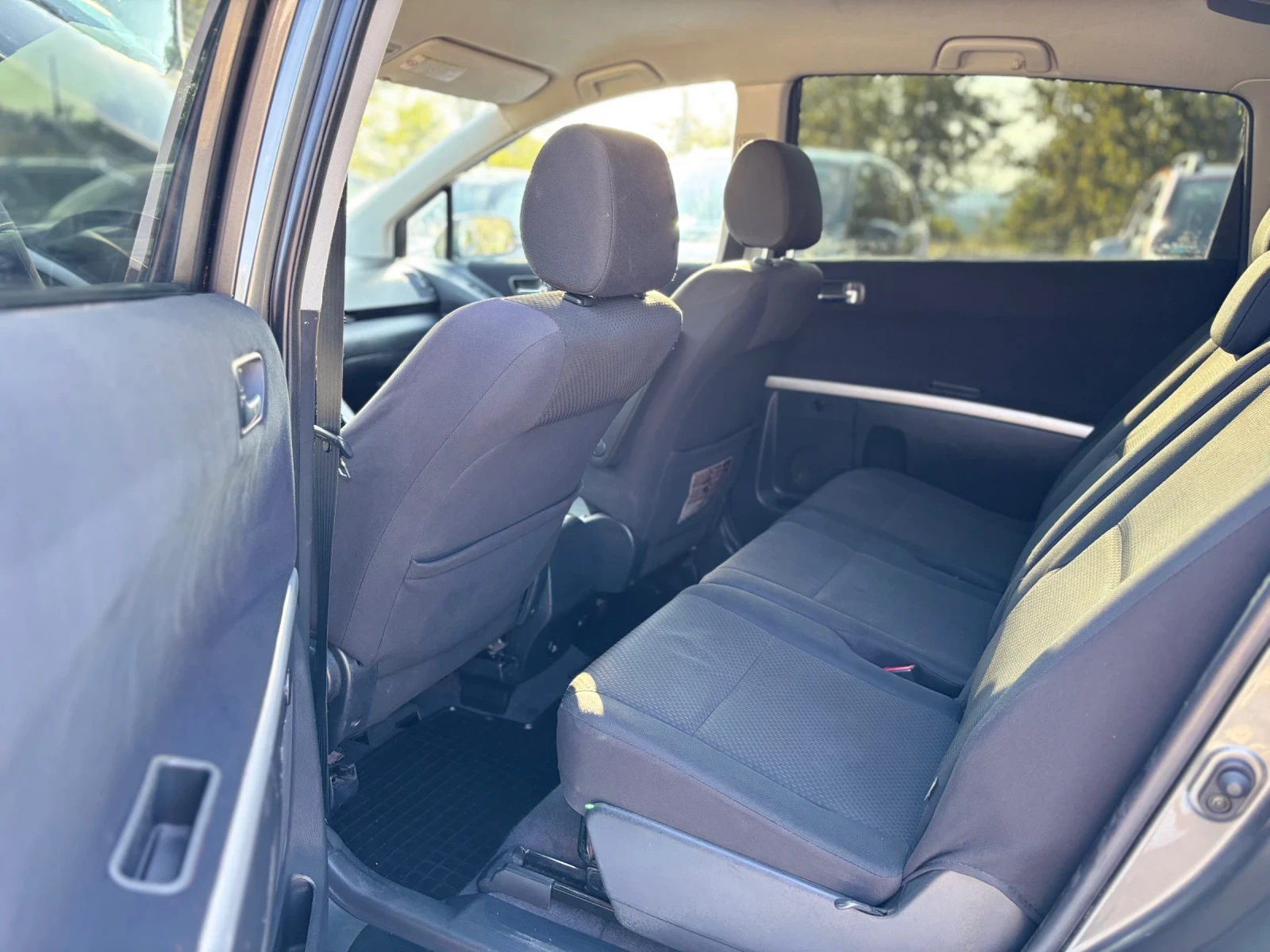 Toyota Avensis verso  - изображение 10