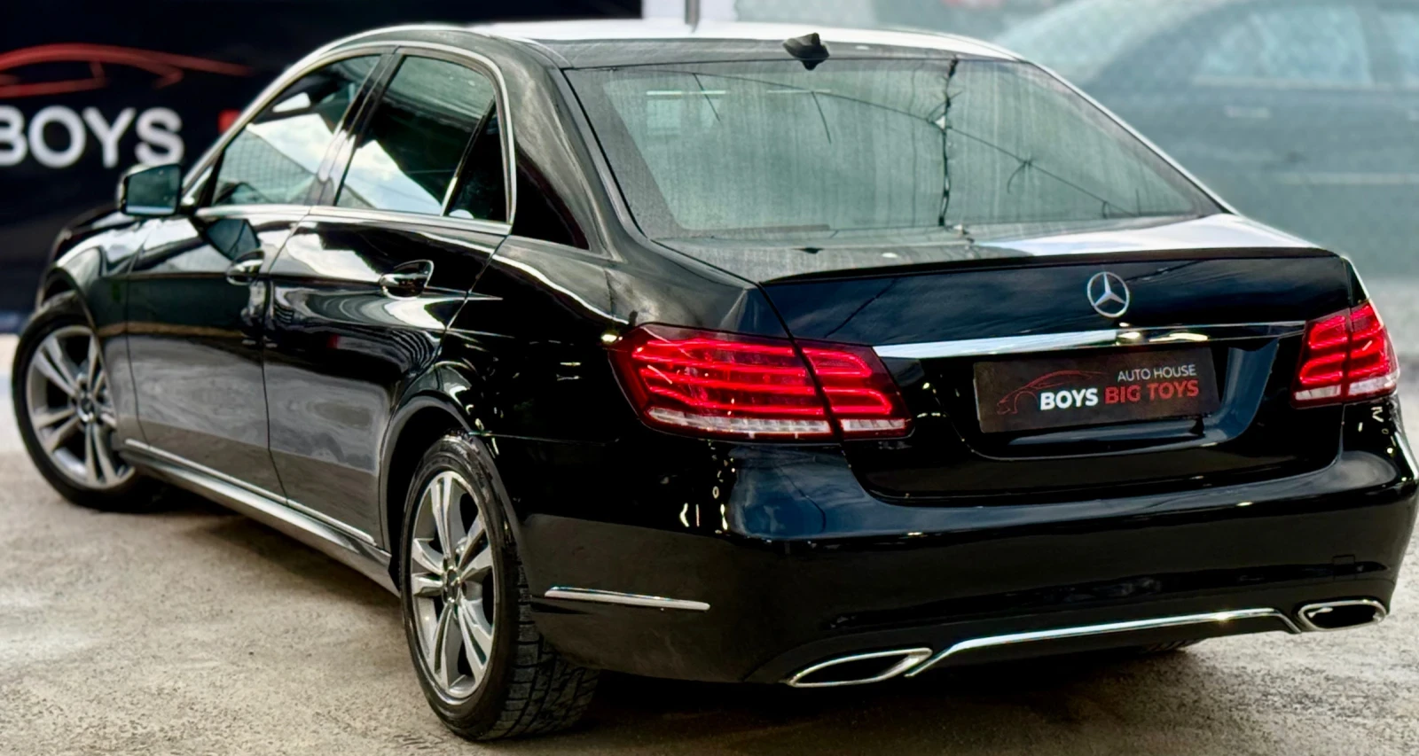 Mercedes-Benz E 220 Facelift* Седан* Автомат* Щори* Уникат* Лизинг*  - изображение 6