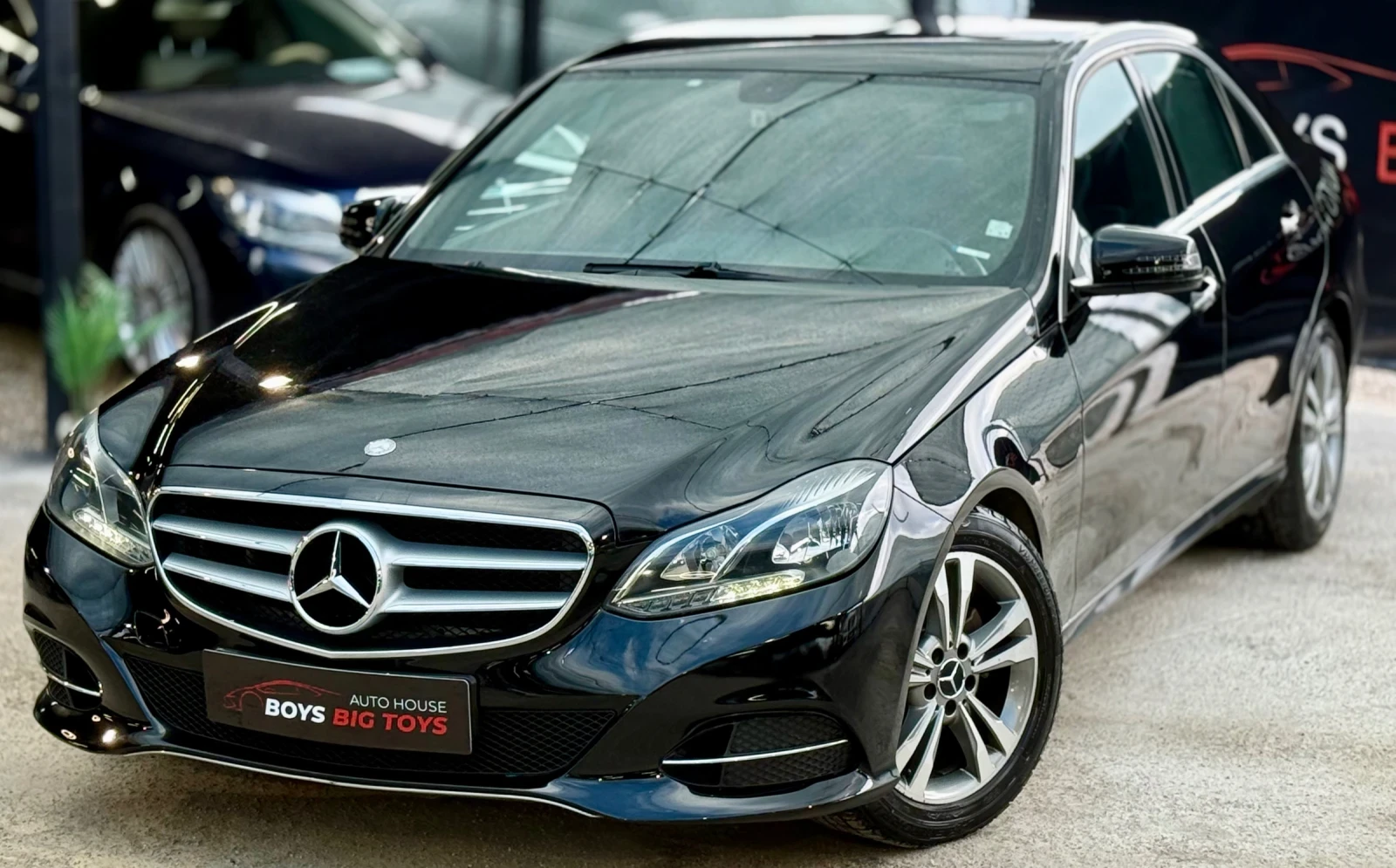 Mercedes-Benz E 220 Facelift* Седан* Автомат* Щори* Уникат* Лизинг*  - изображение 2