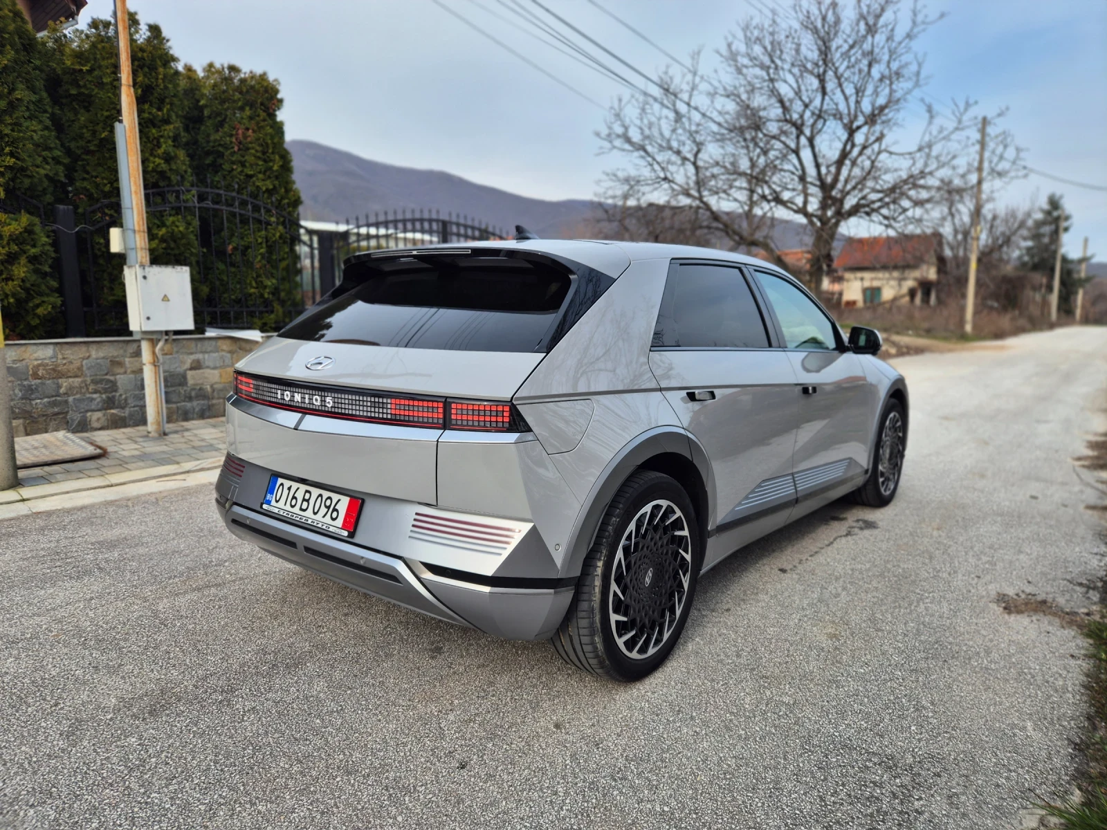 Hyundai Ioniq 5 Гаранция/SOH-100%/77.4Kwh/Full екстри /11.22г. - изображение 4