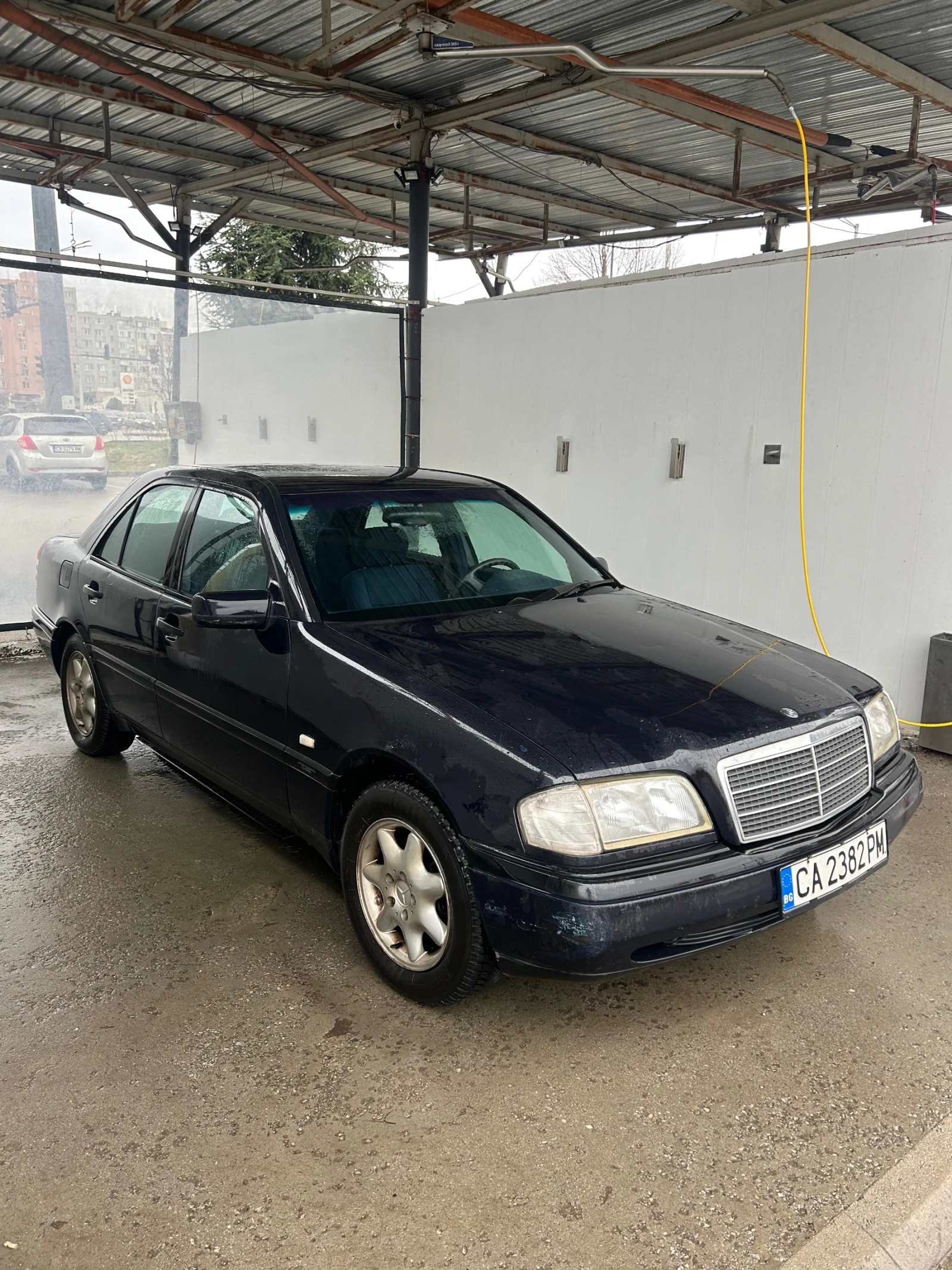 Mercedes-Benz C 180, снимка 3 - Автомобили и джипове - 54068520