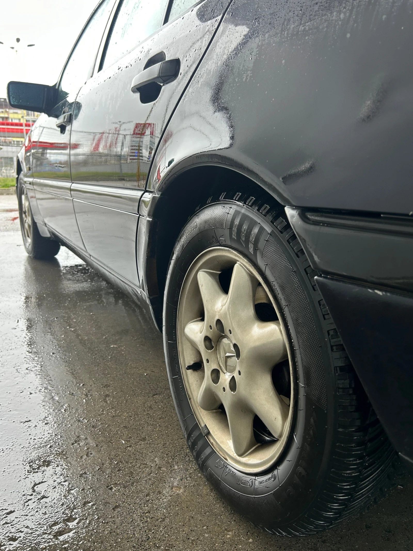 Mercedes-Benz C 180, снимка 9 - Автомобили и джипове - 54068520