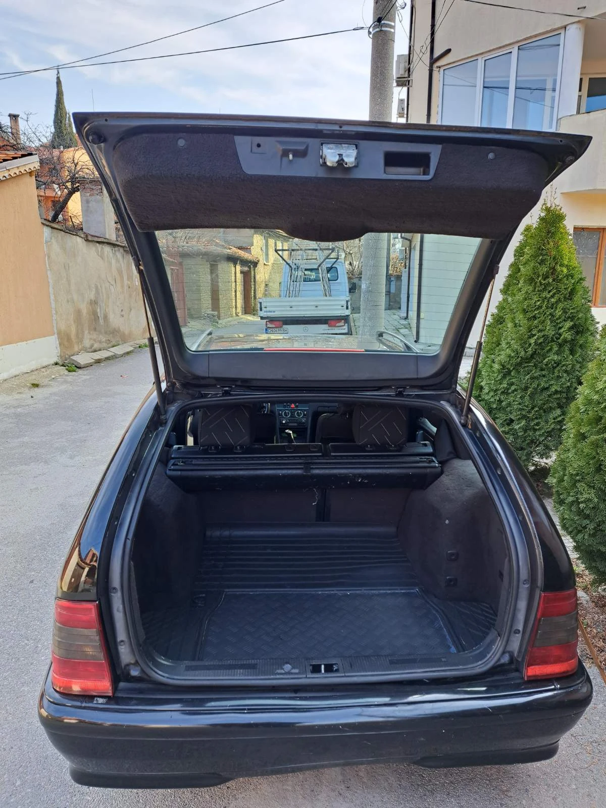 Mercedes-Benz C 220 CDI Sport, снимка 16 - Автомобили и джипове - 54178812