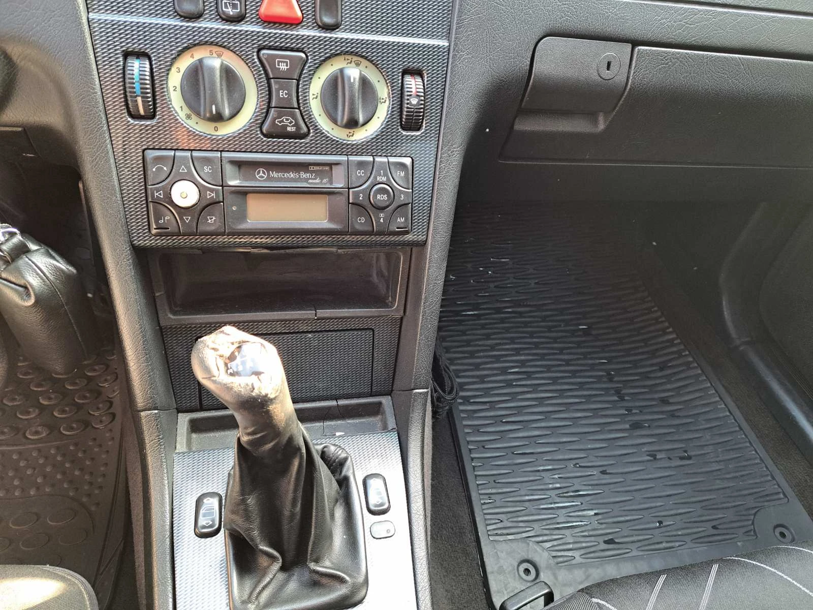 Mercedes-Benz C 220 CDI Sport, снимка 11 - Автомобили и джипове - 54178812