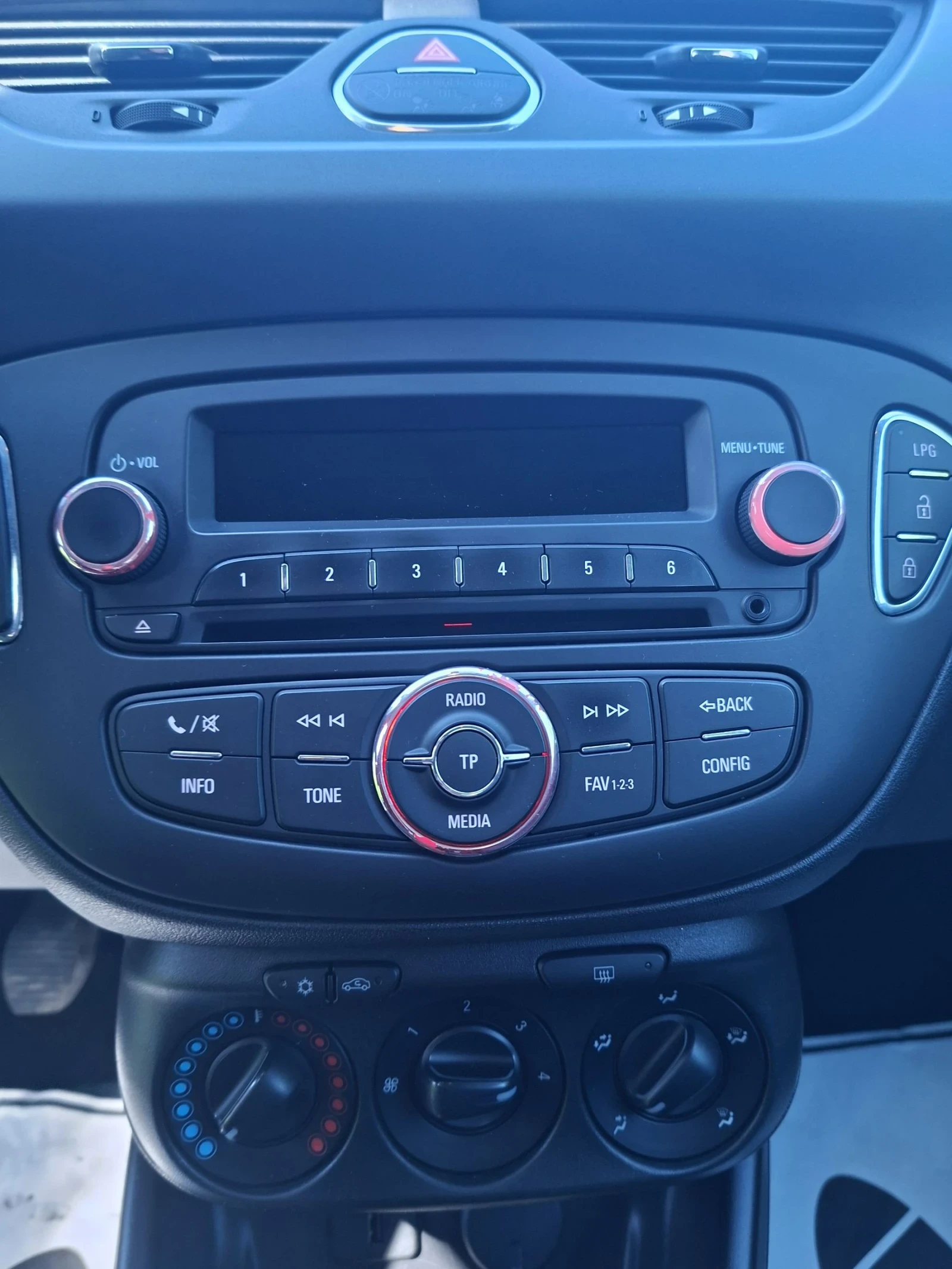 Opel Corsa, снимка 14 - Автомобили и джипове - 54322195